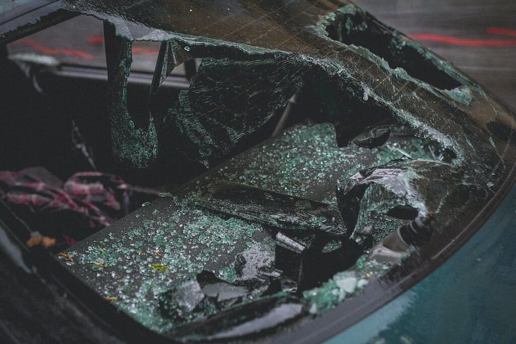 https://www.pexels.com/photo/a-broken-windshield-of-a-car-2265634/